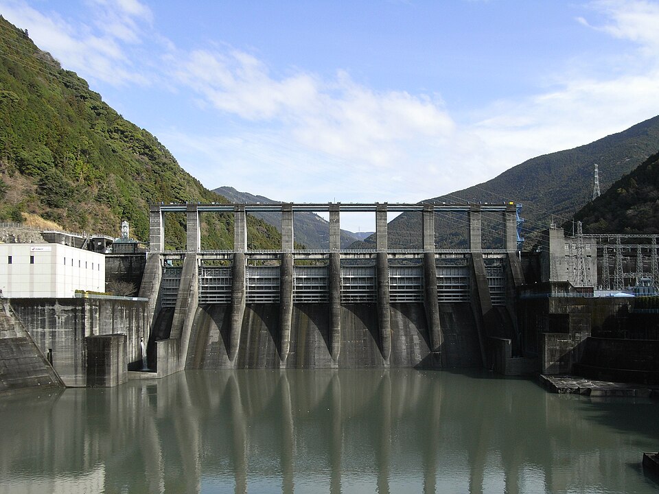 秋葉ダム（静岡）
