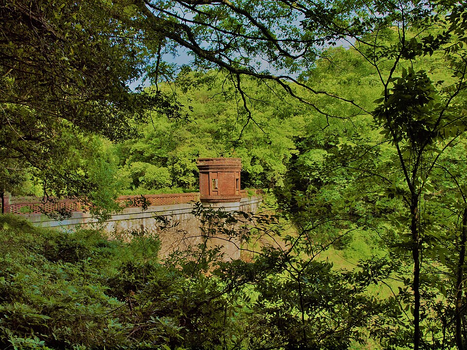 旧桂ヶ谷貯水池堰堤（山口）