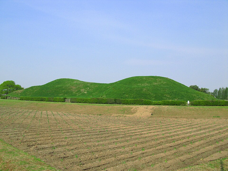 二子山古墳（埼玉）