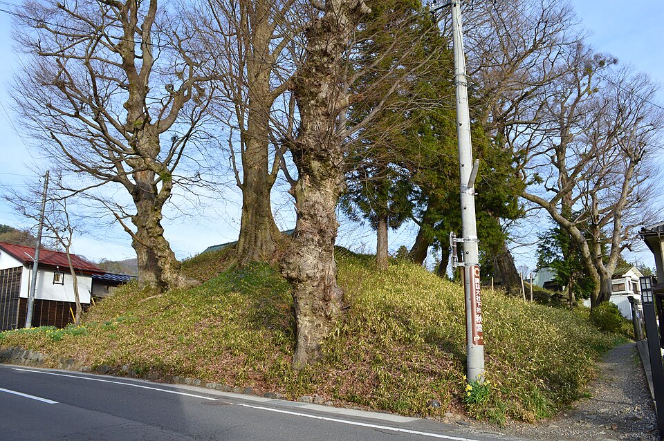 下諏訪青塚古墳（長野）