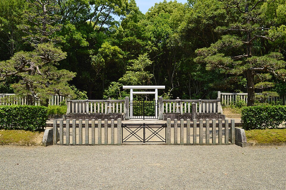 桃花鳥田丘上陵（奈良）