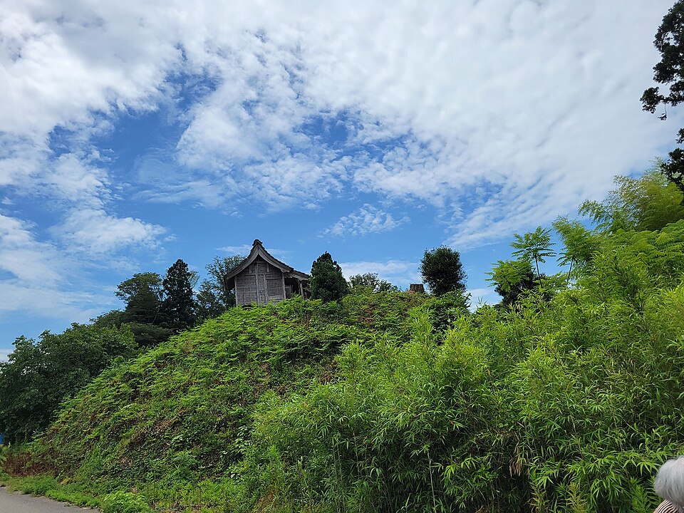 矢田丸山古墳（石川）
