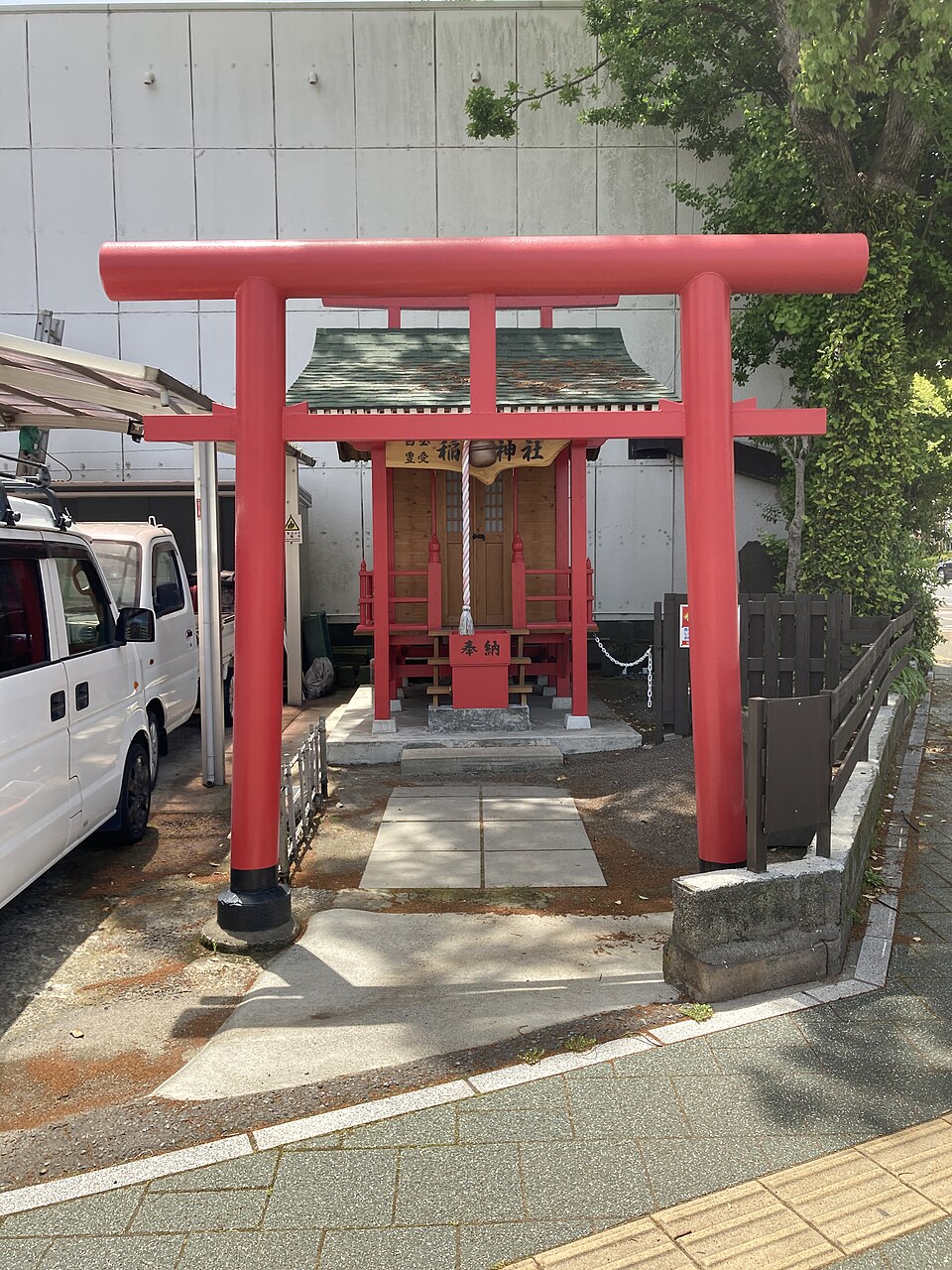 白玉豊受稲荷神社（鹿児島）