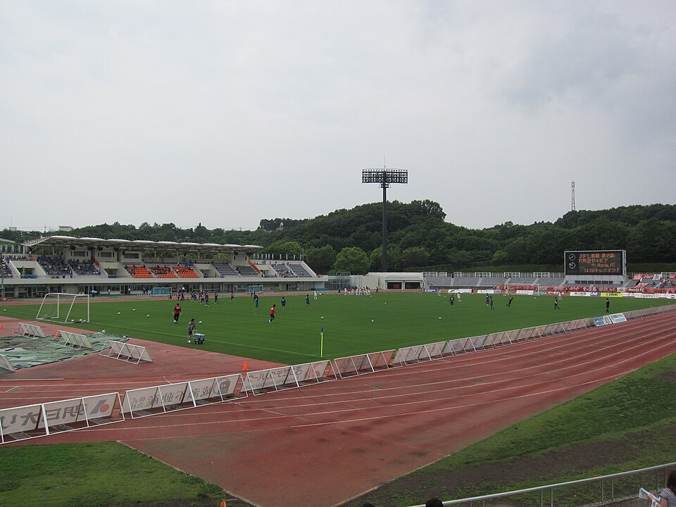 町田市立陸上競技場（東京）