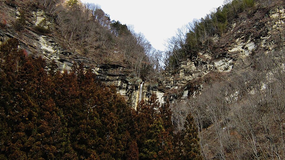 八坂の大滝（長野）